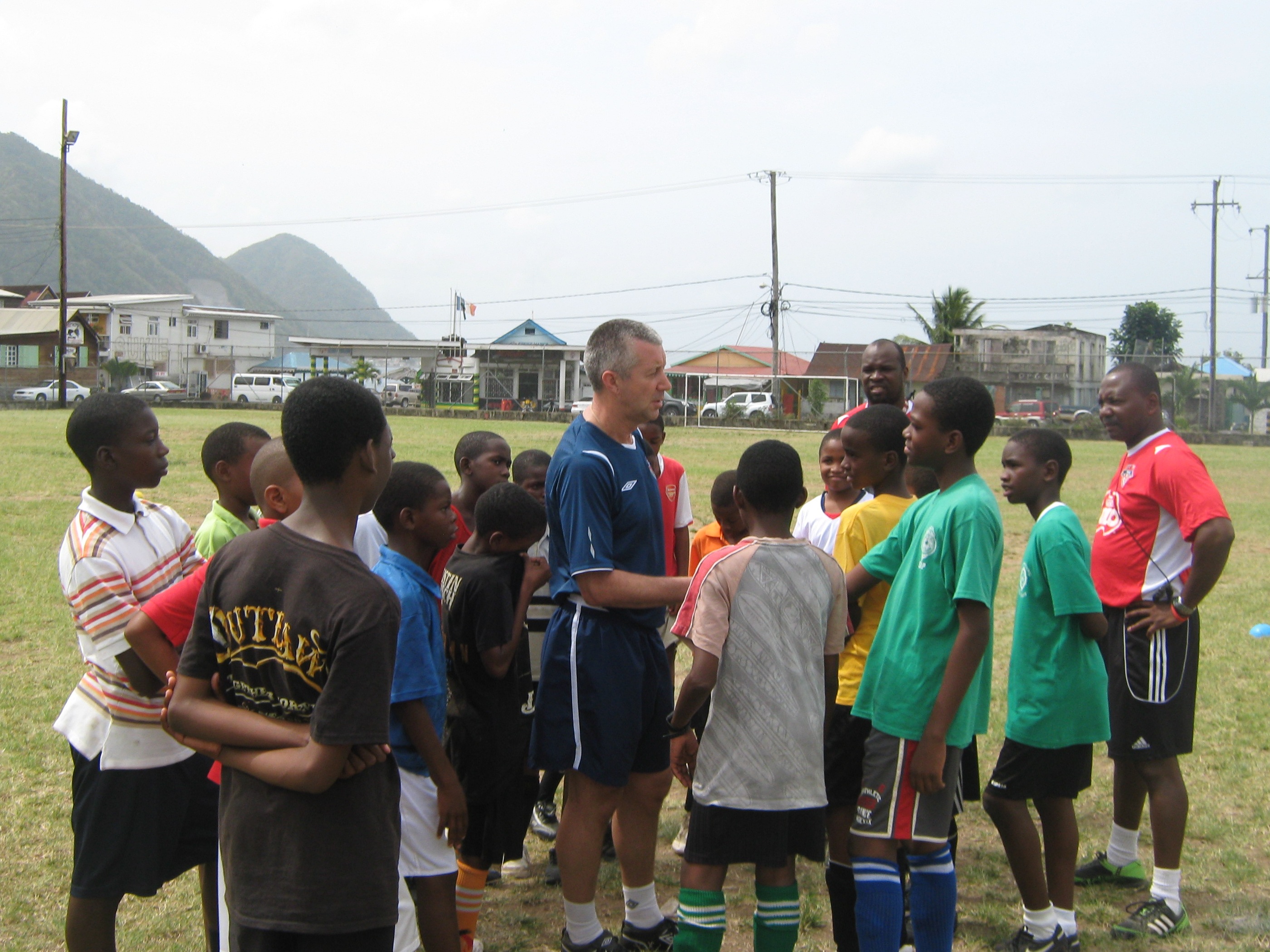 Slap Dominica Bobby Lennox