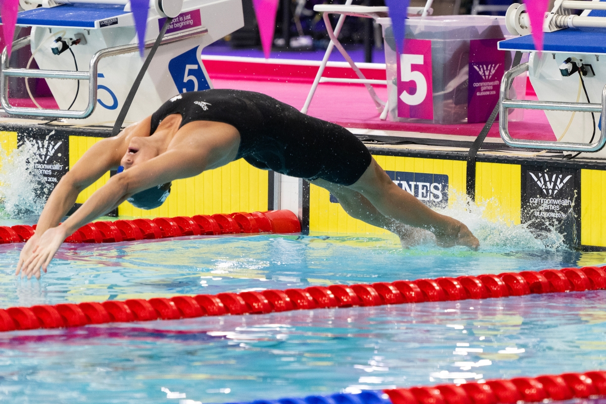 Kylie Masse swimming backstroke