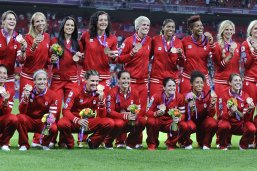 0810 Oly Bronze Soccer16959 23362529 0