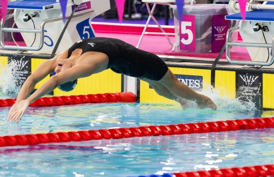 Kylie Masse swimming backstroke